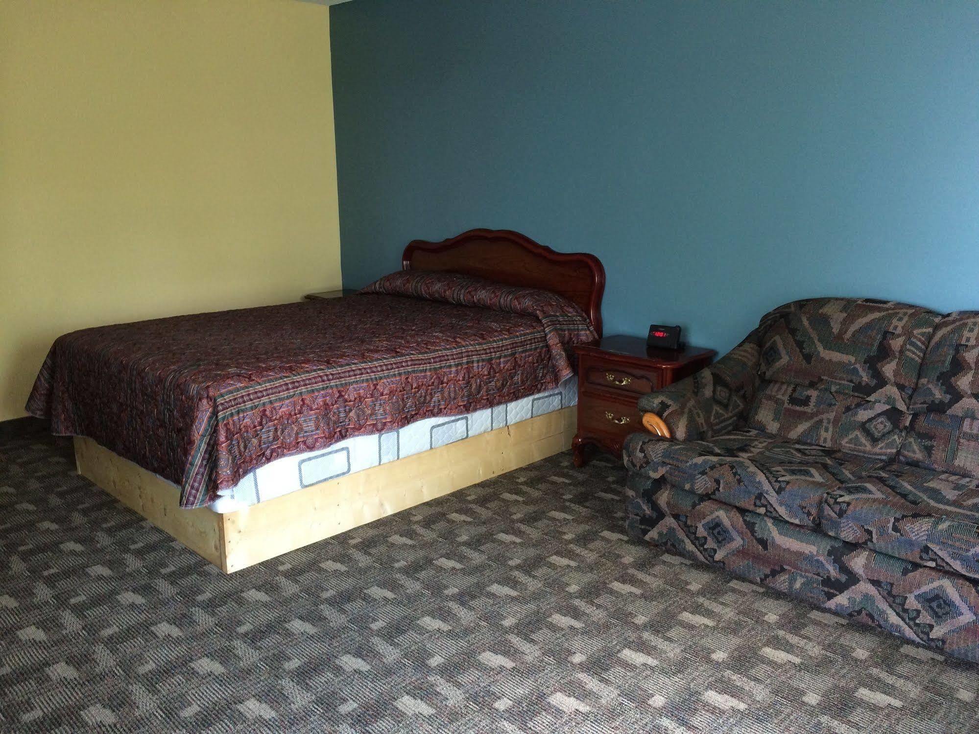 Pickle Lake Hotel 外观 照片